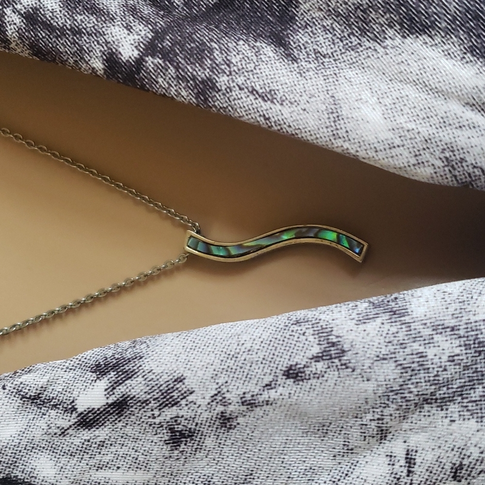 Irredescent Squiggle Pendant Necklace